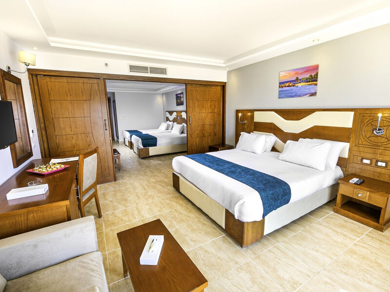 Hawaii Paradise Aqua Park Resort