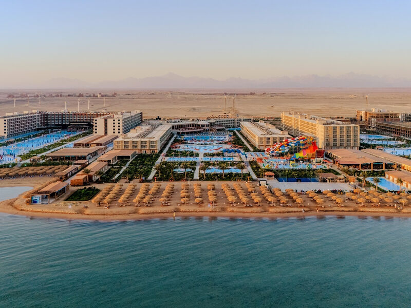 Hawaii Paradise Aqua Park Resort