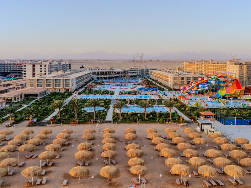 Hawaii Paradise Aqua Park Resort