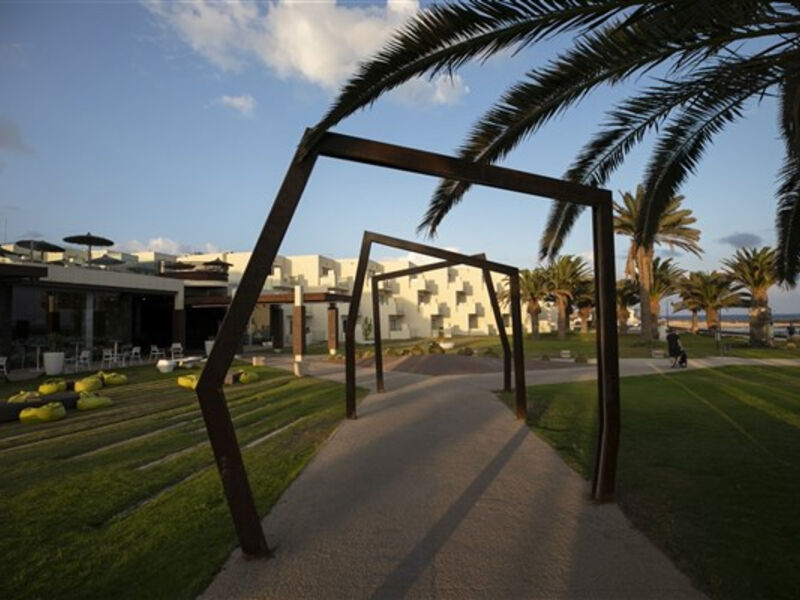 Hd Beach Resort