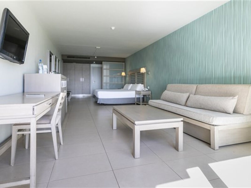 Hd Beach Resort