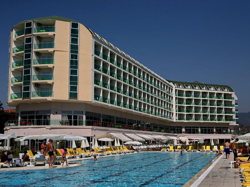 Hedef Beach Resort