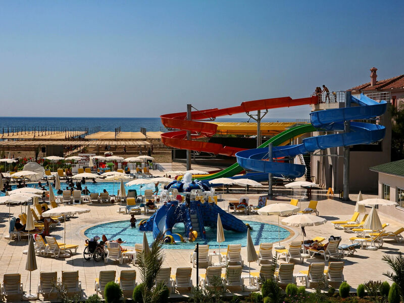 Hedef Beach Resort