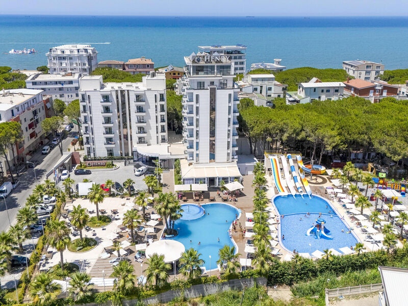 Henry Resort & Spa