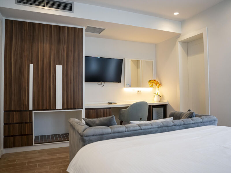 Henry Resort & Spa