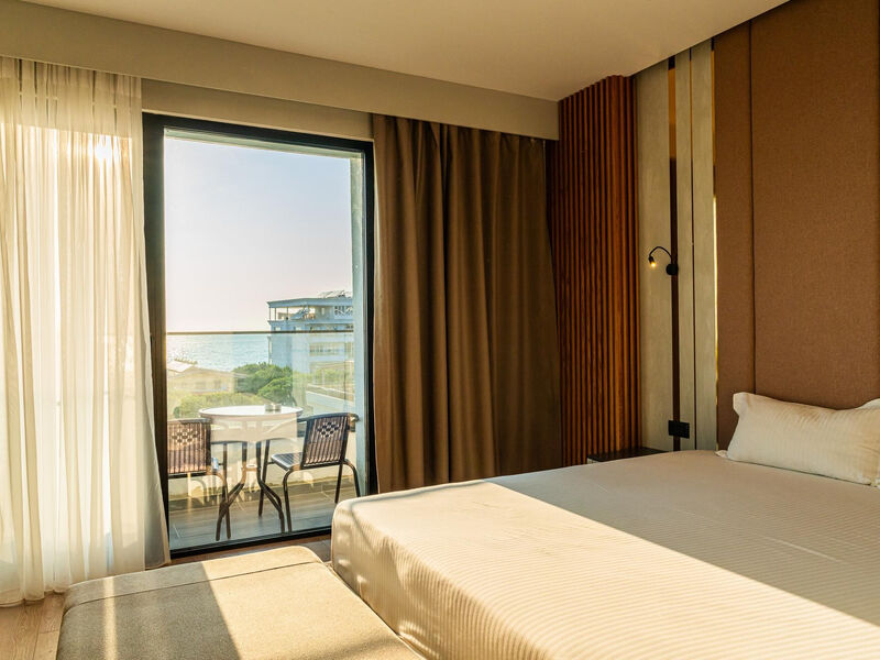Henry Resort & Spa