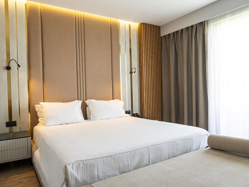 Henry Resort & Spa