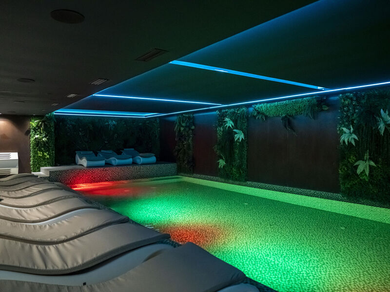 Henry Resort & Spa