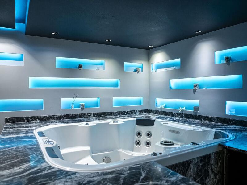 Henry Resort & Spa