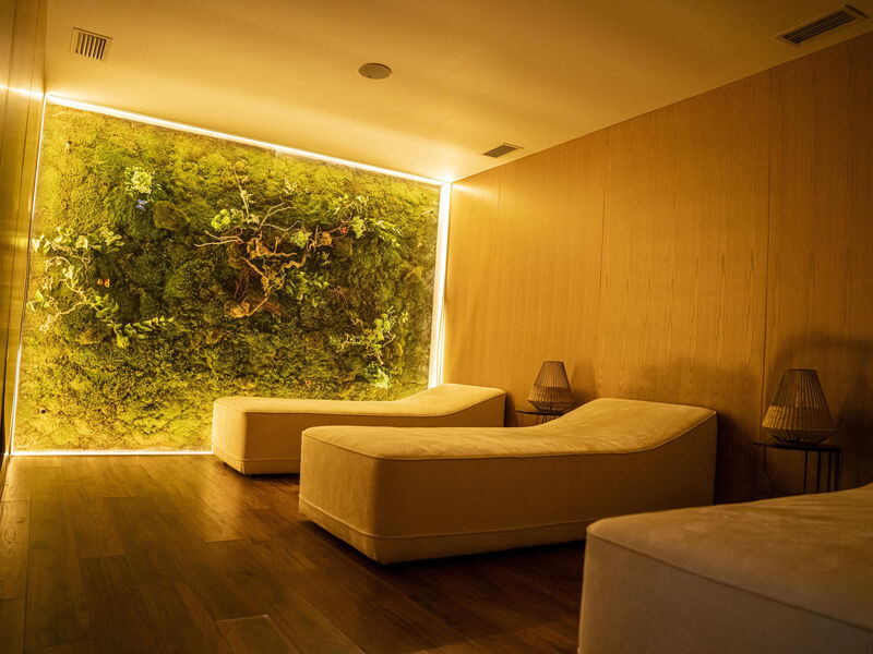 Henry Resort & Spa