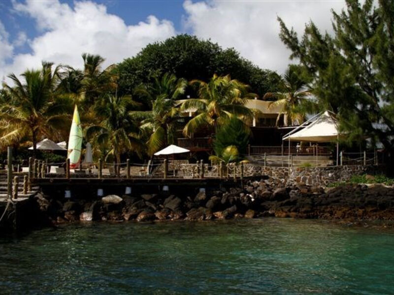 Hibiscus Beach Resort & Spa