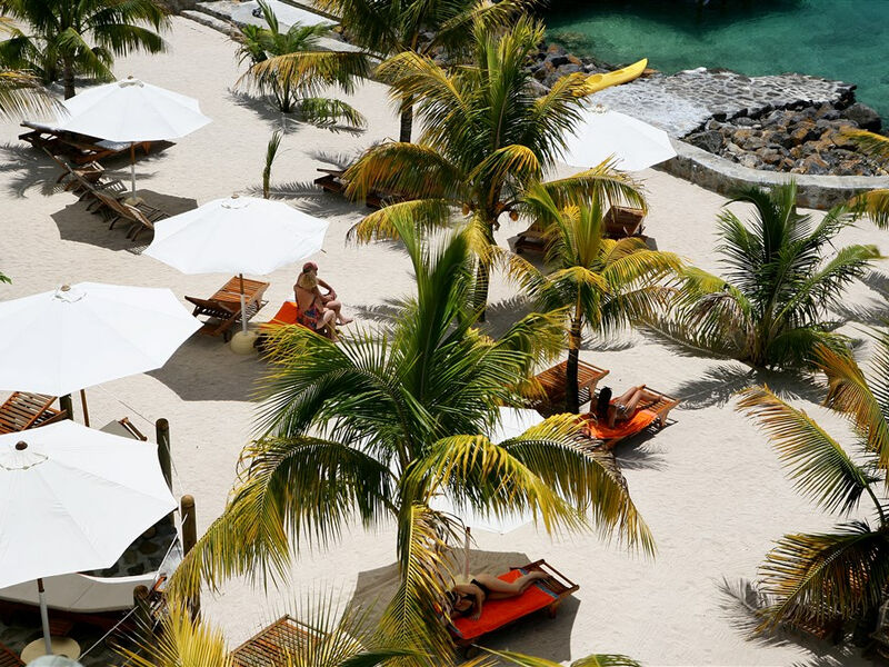 Hibiscus Beach Resort & Spa