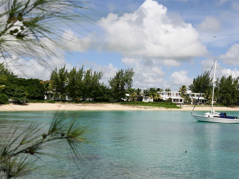 Hibiscus Beach Resort & Spa