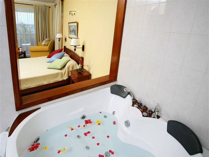 Hibiscus Beach Resort & Spa