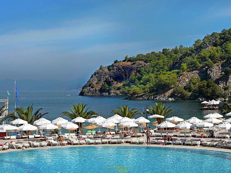Hillside Beach Club
