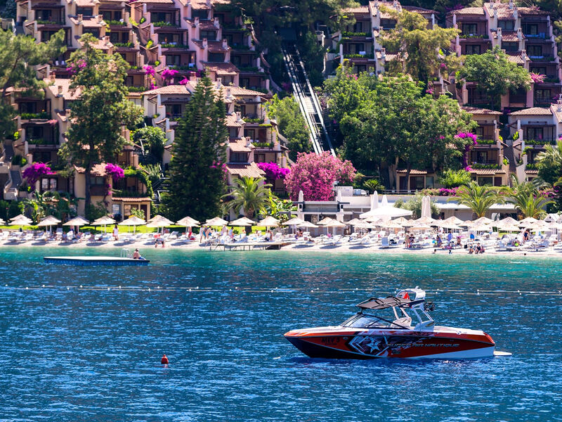 Hillside Beach Club