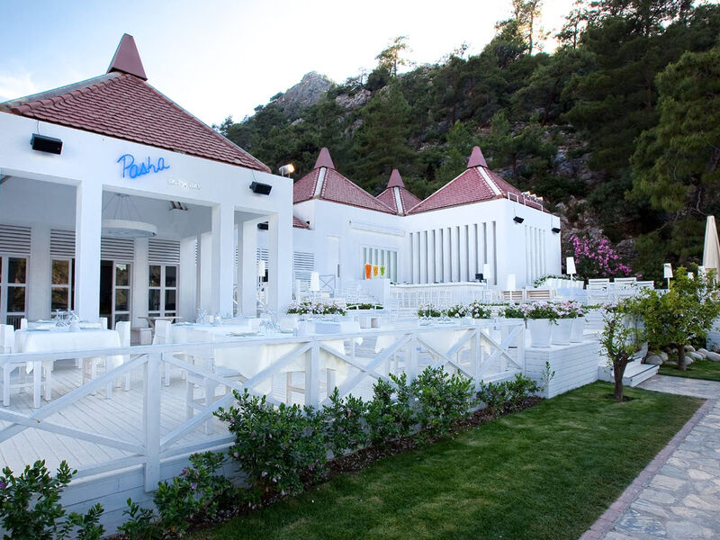 Hillside Beach Club