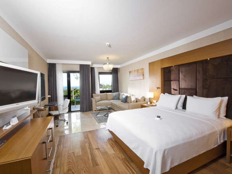 Hilton Bodrum Turkbuku Resort & Spa
