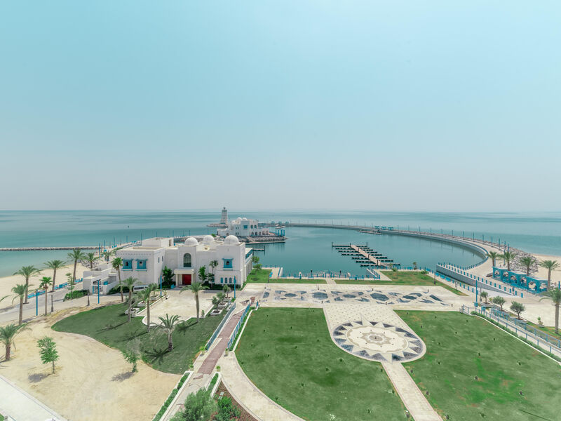 Hilton Salwa Beach Resort & Villas