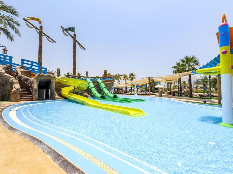 Hilton Salwa Beach Resort & Villas