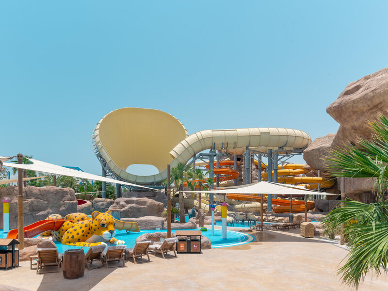Hilton Salwa Beach Resort & Villas