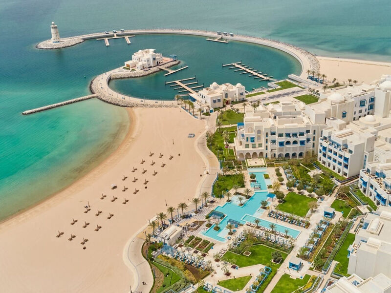Hilton Salwa Beach Resort & Villas