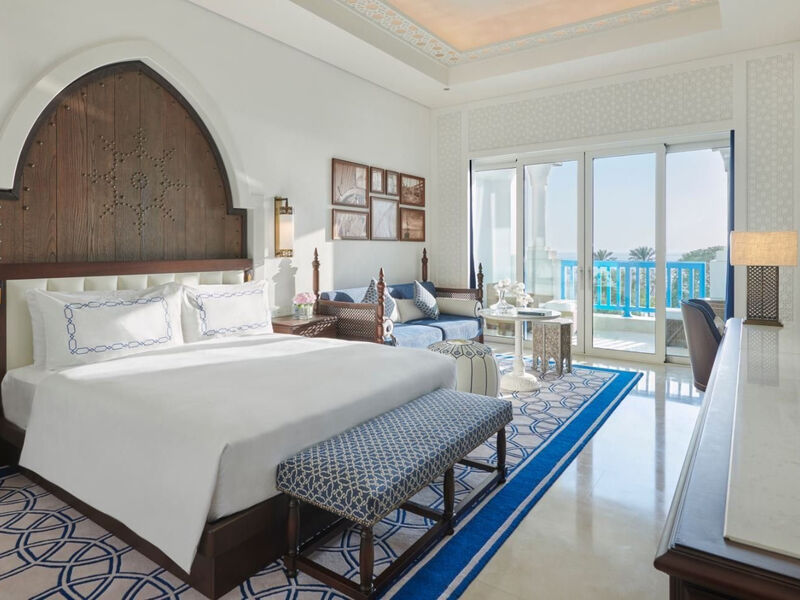 Hilton Salwa Beach Resort & Villas