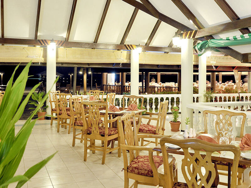 Holiday Island Resort & Spa