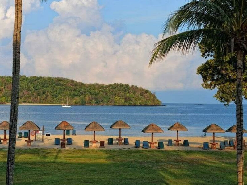 Holiday Villa Beach Resort