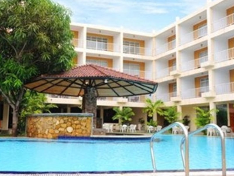 Hotel J
