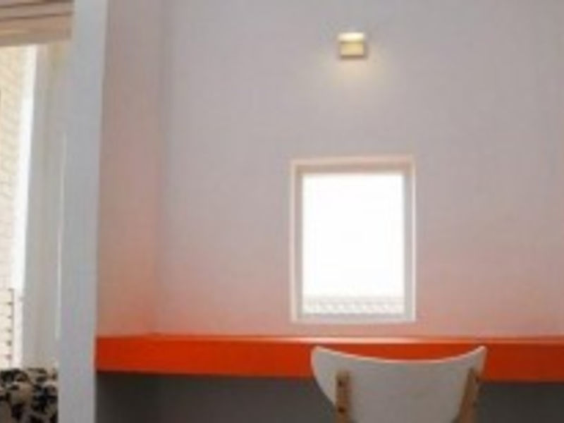 Hotel J
