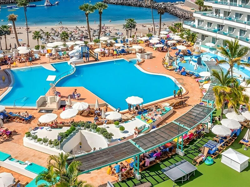 Hovima La Pinta Beachfront Family