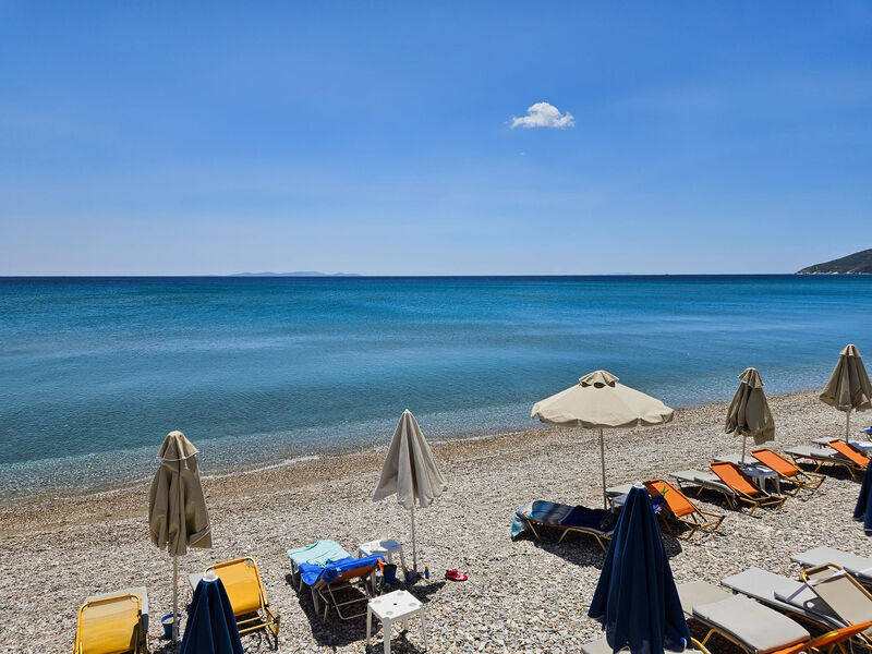 Hydrele Beach