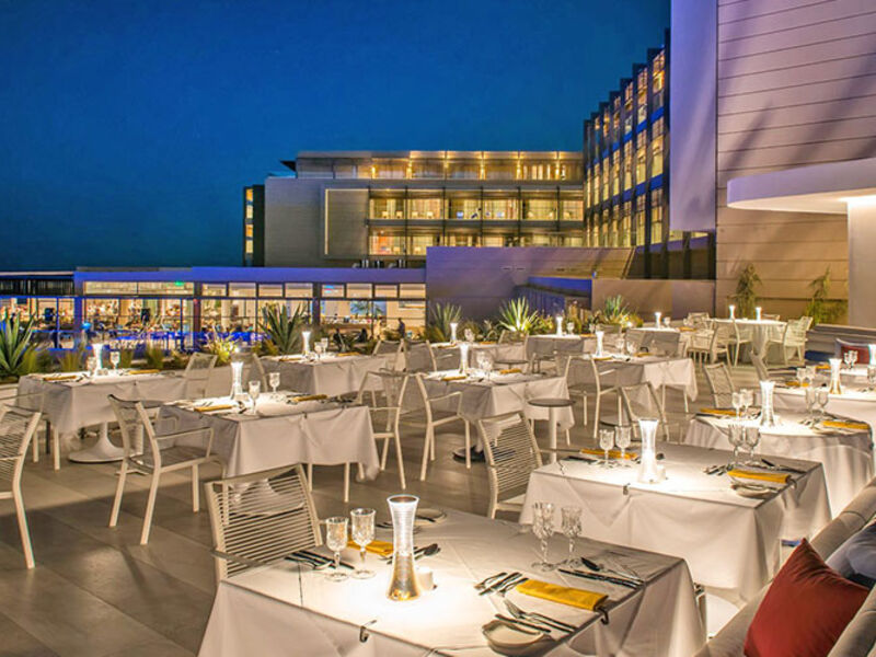 I Resort Beach Hotel & Spa
