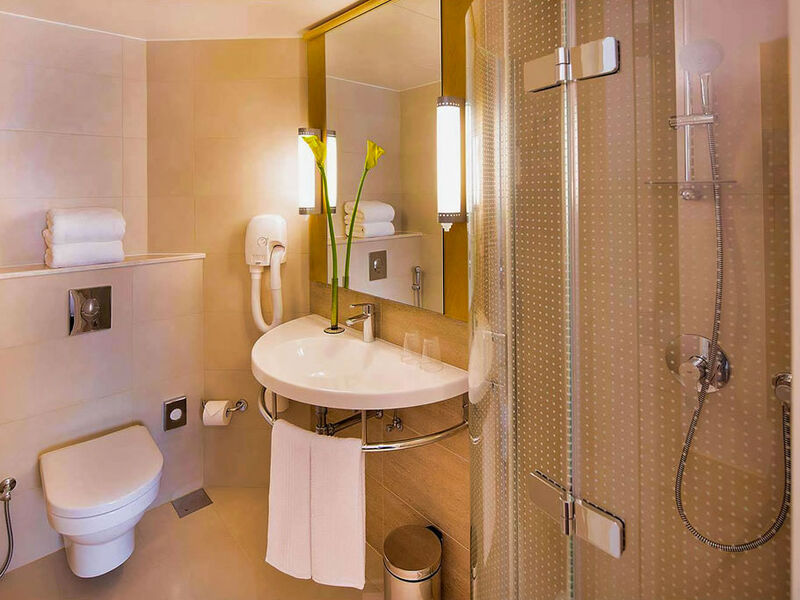 Ibis One Central