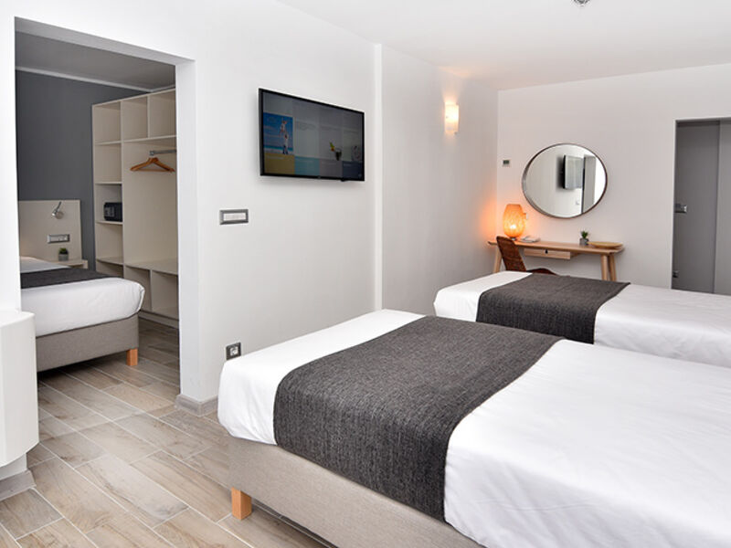 Ihotel