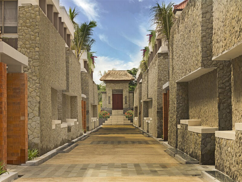 Inaya Putri Bali