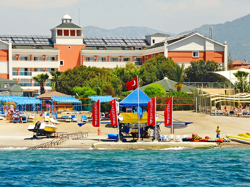 Insula Resort