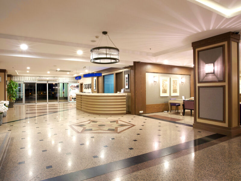 Insula Resort