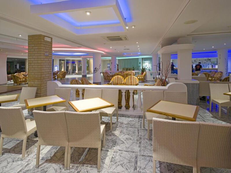 Invisa Hotel Es Pla