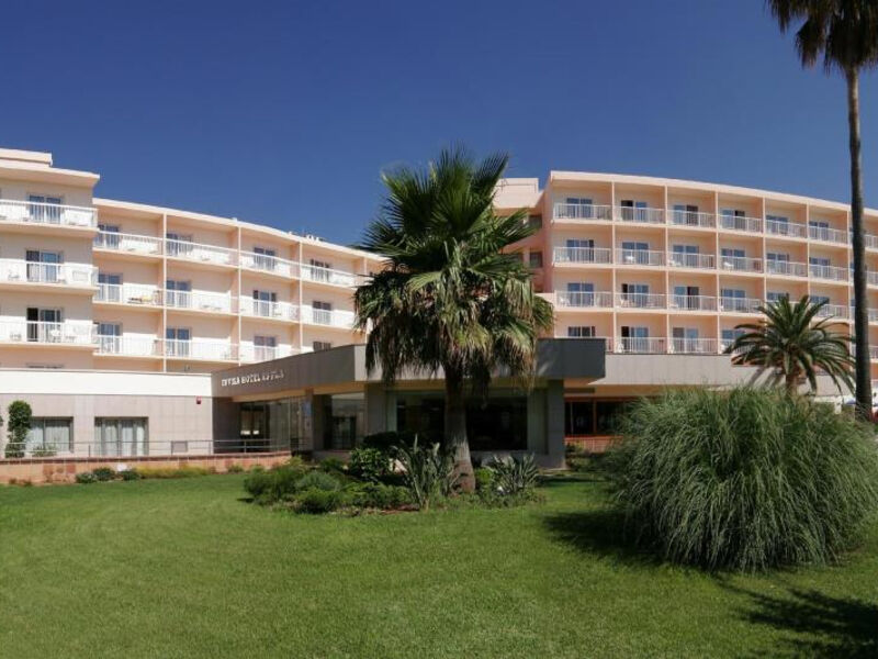 Invisa Hotel Es Pla