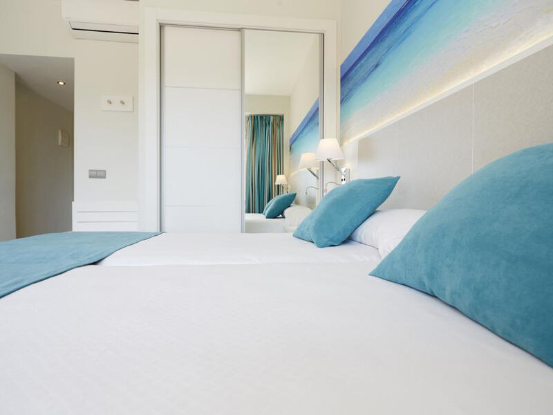 Invisa Hotel Es Pla
