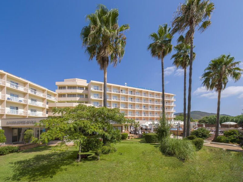 Invisa Hotel Es Pla