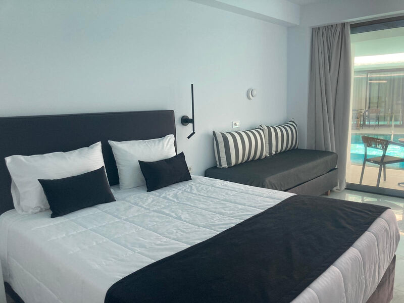 Ionis Art Luxury Suites