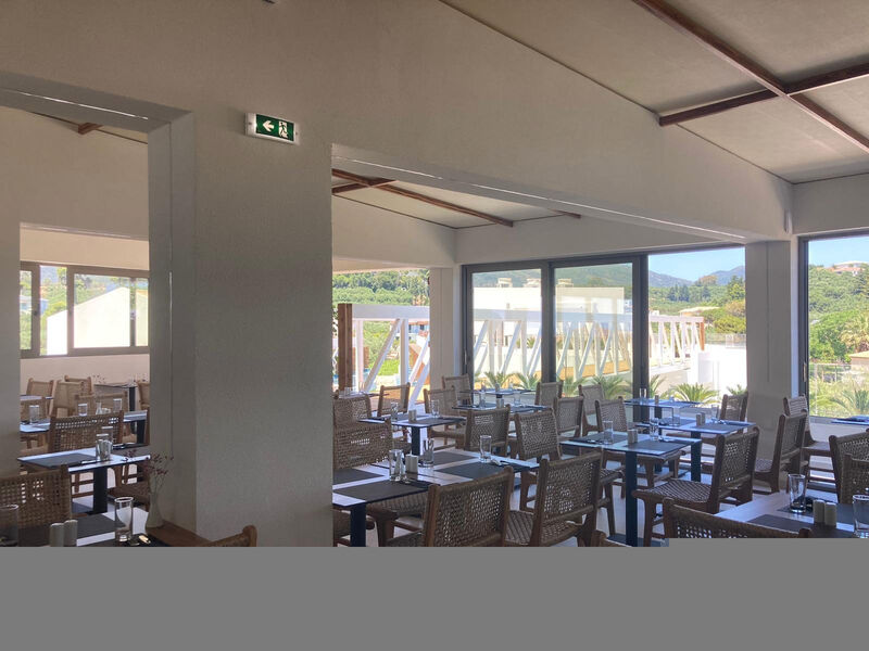 Ionis Art Luxury Suites