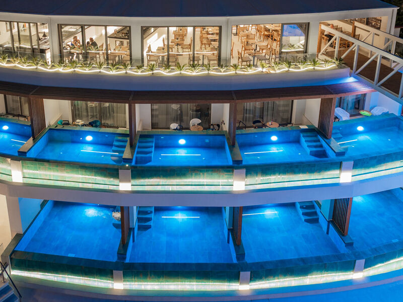 Ionis Art Luxury Suites