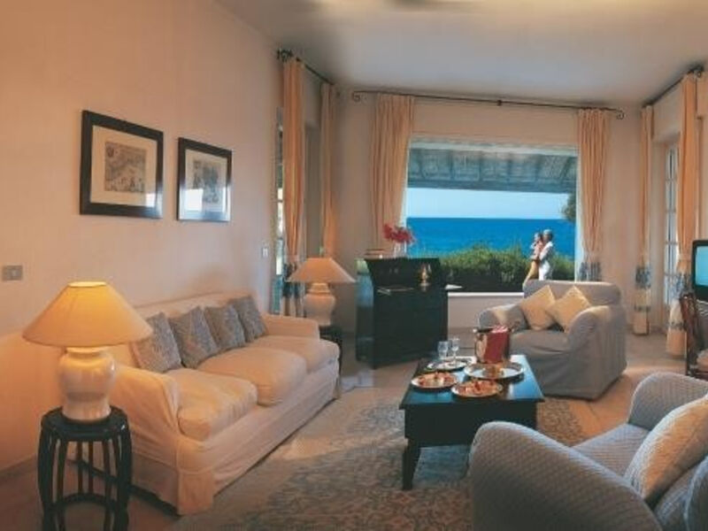 Is Morus Relais