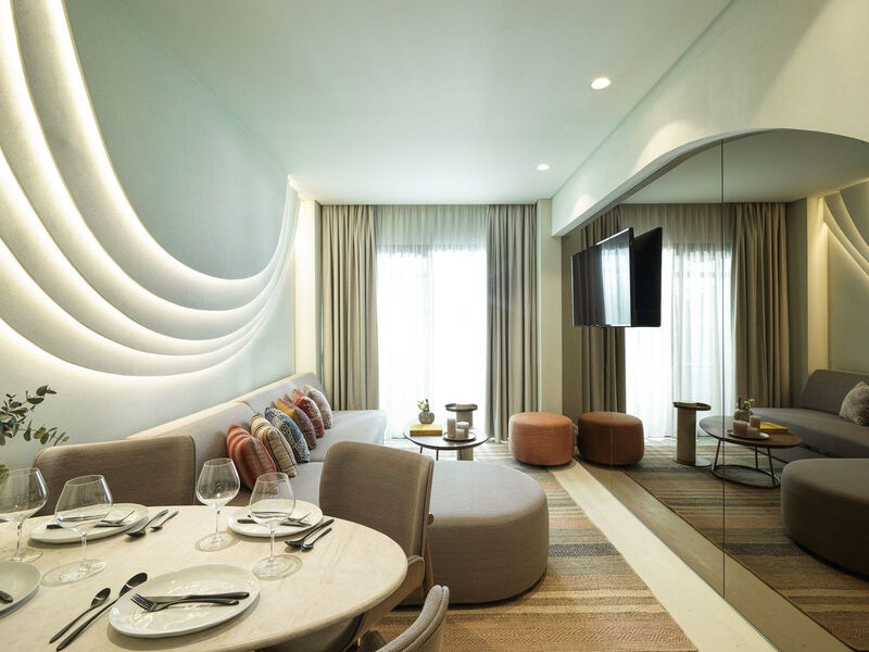 Brown Isla Corinthia