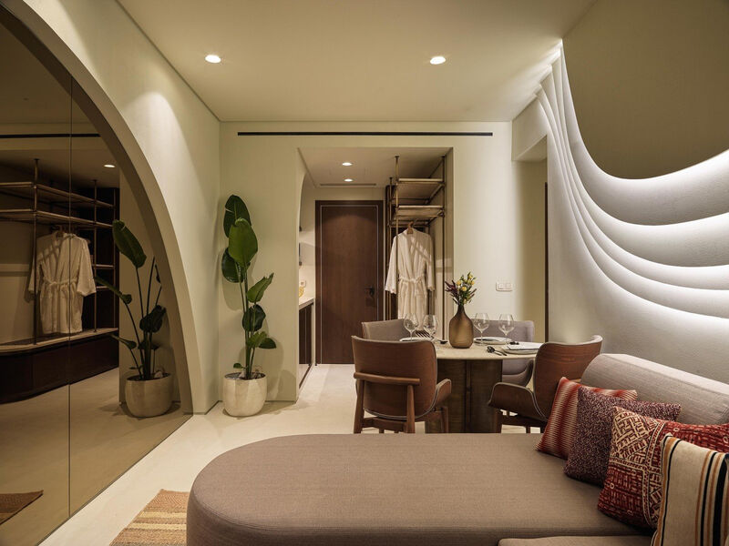 Brown Isla Corinthia