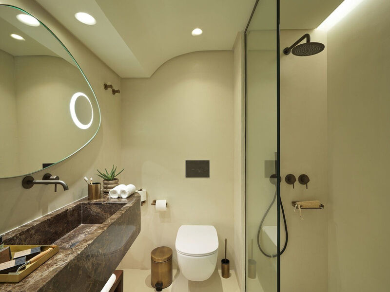 Brown Isla Corinthia
